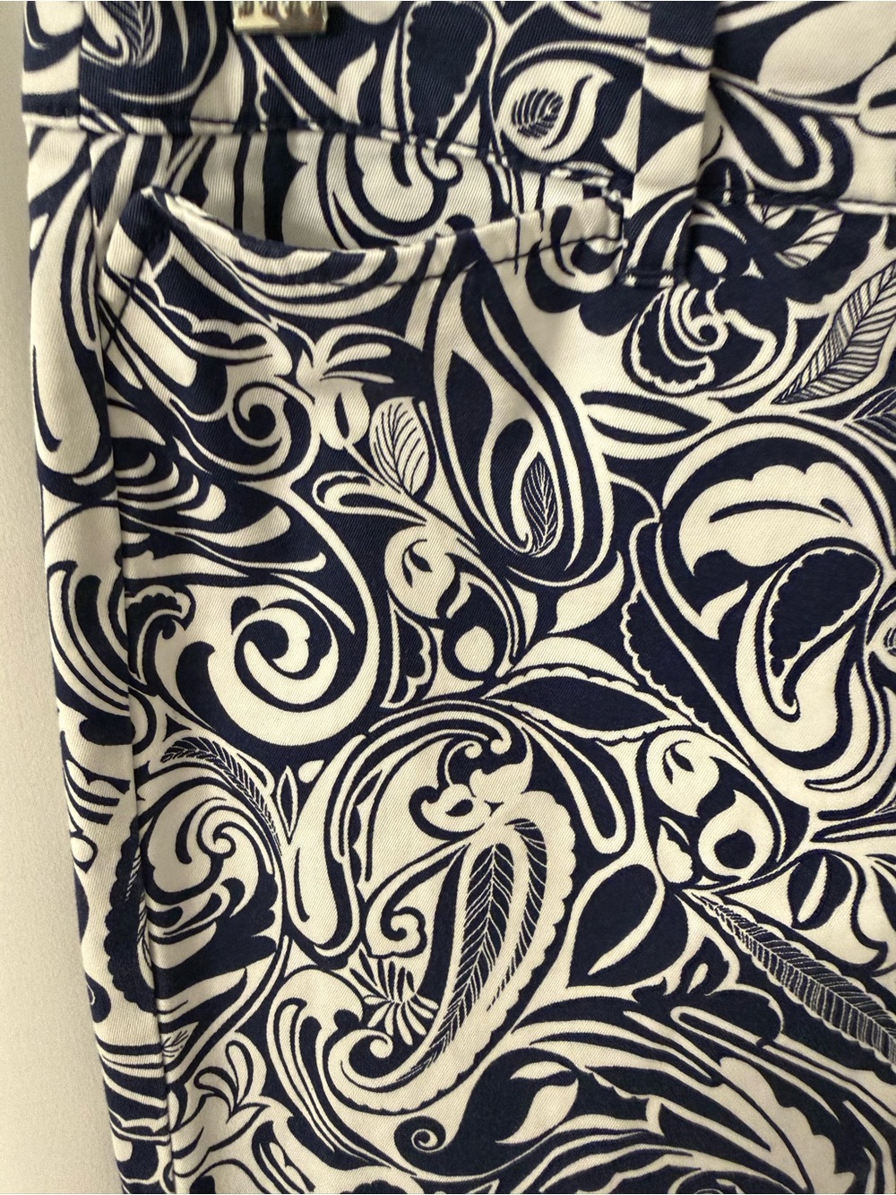 Talbots Perfect Crop Pants Blue White Paisley Capri Ankle Pants Preppy Coastal - Picture 15 of 15